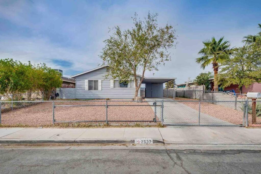 Cozy Home! 16 Min Away From Strip And Fremont Las Vegas Esterno foto
