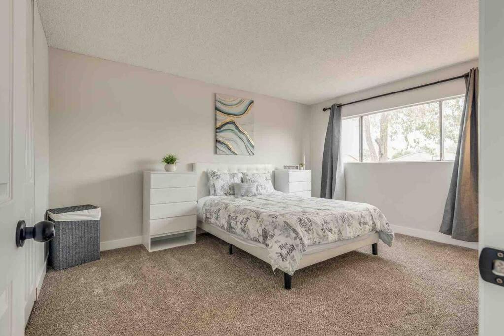 Cozy Home! 16 Min Away From Strip And Fremont Las Vegas Esterno foto