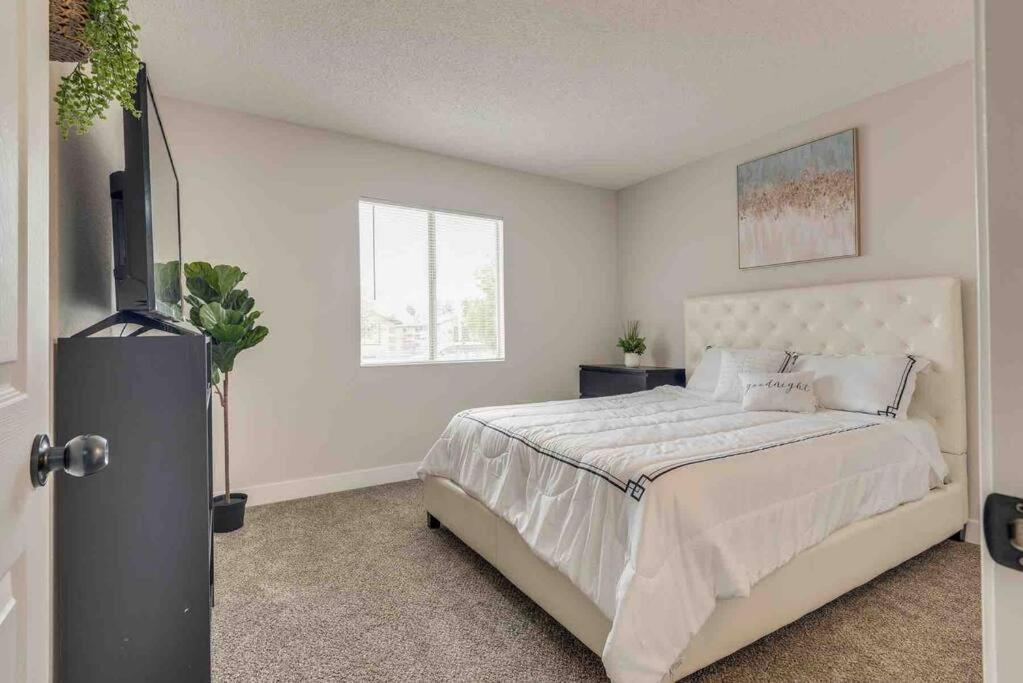 Cozy Home! 16 Min Away From Strip And Fremont Las Vegas Esterno foto