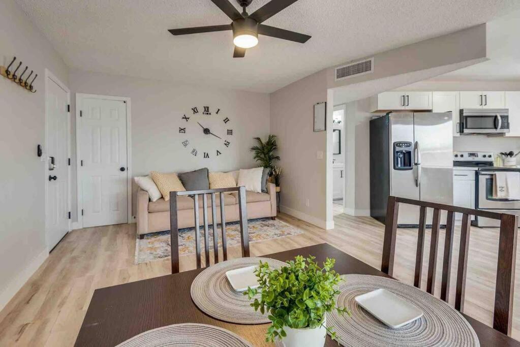 Cozy Home! 16 Min Away From Strip And Fremont Las Vegas Esterno foto